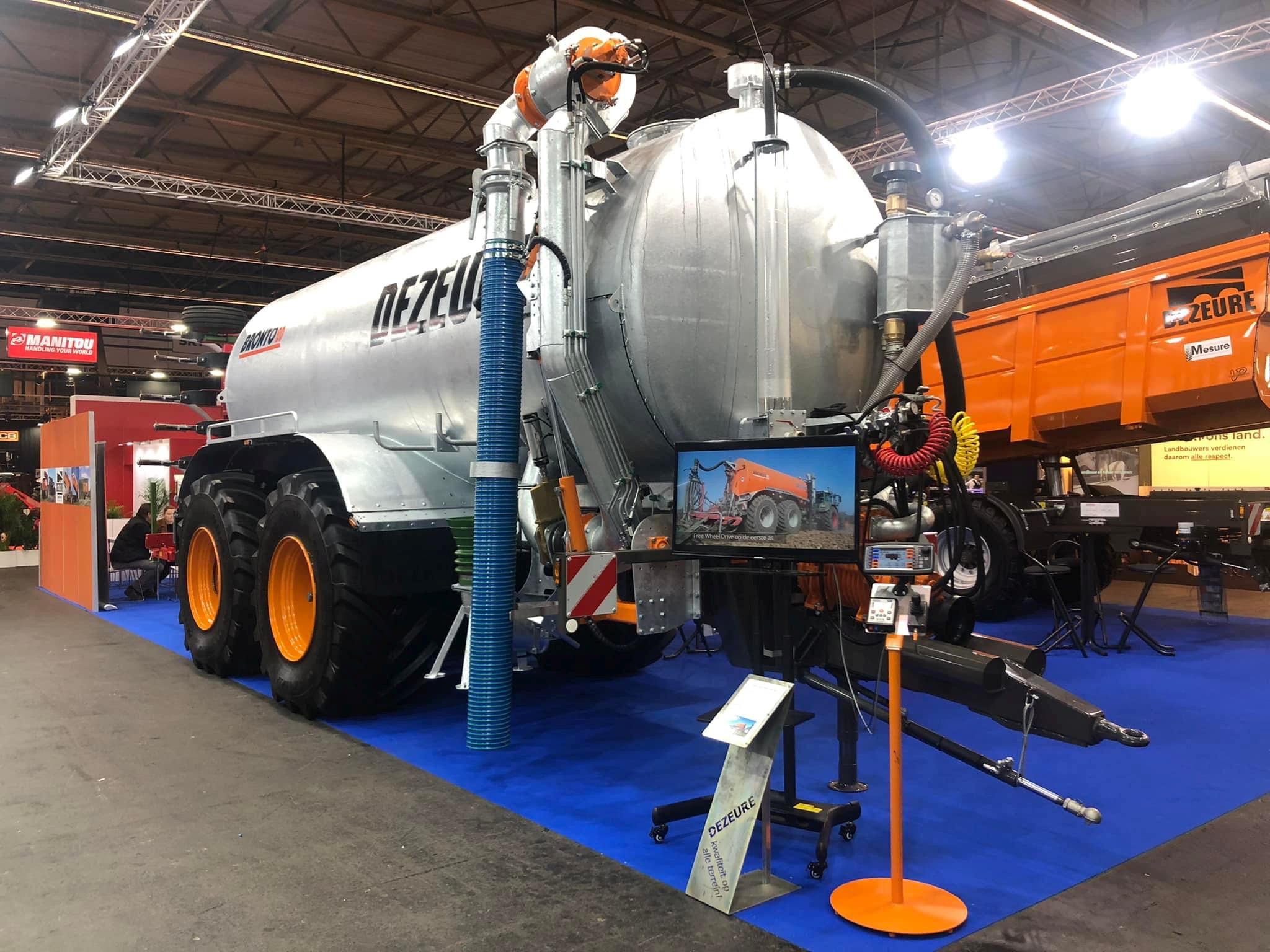 <p><strong>Dezeure a développé un bras d’aspiration polyvalent pour ses tonneaux à lisier Bronto et Transline. Ce bras d’aspiration permettra de passer de l’aspiration directement de la cave ou via un entonnoir ou station d’aspiration.&nbsp;</strong></p>
